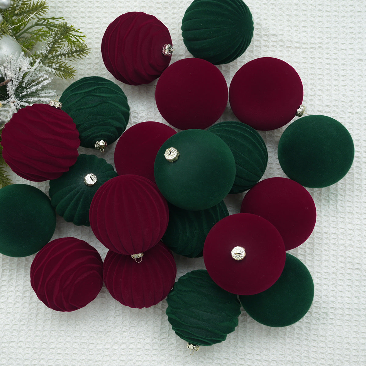 Cross-border Christmas Flocking Ball Plush Velvet Christmas Ball Christmas Christmas Christmas Tree Decoration Pendant Christmas Decoration Supplies