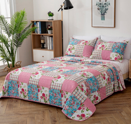 Quilted Bedspread with Matching Pillow Cases.
